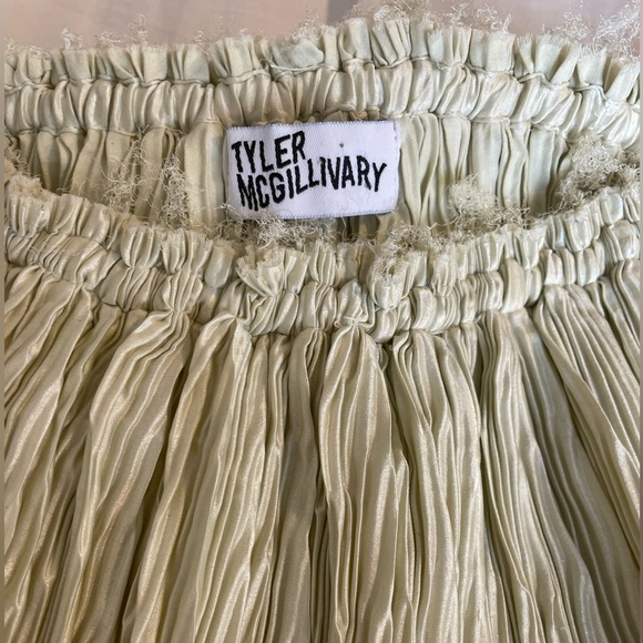 Tyler Mcgillivary Pleated Dress - Picture 3 of 4